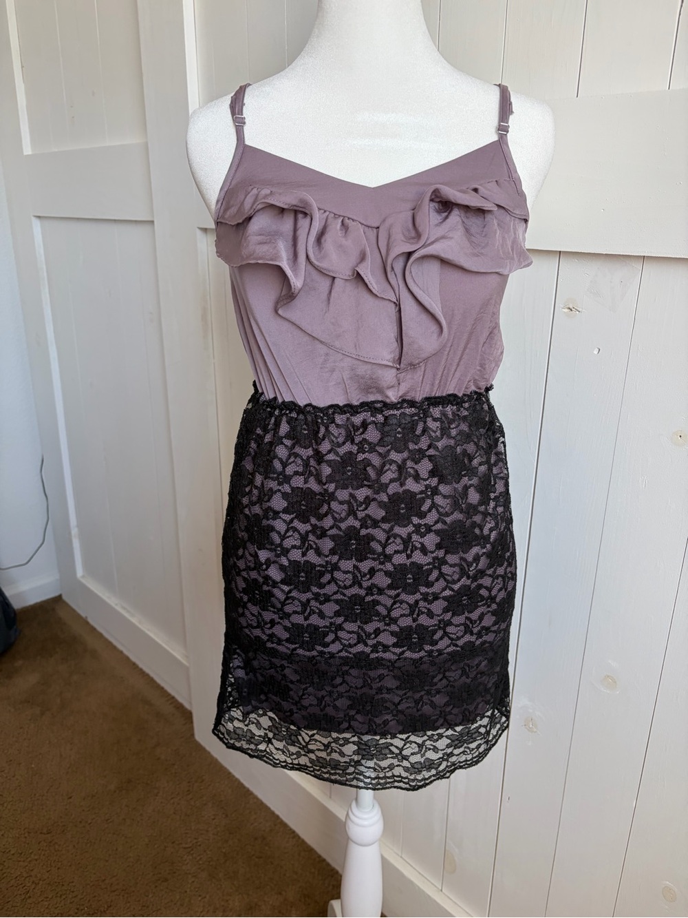 Lace Ruffle Dress - Picture 2 of 6